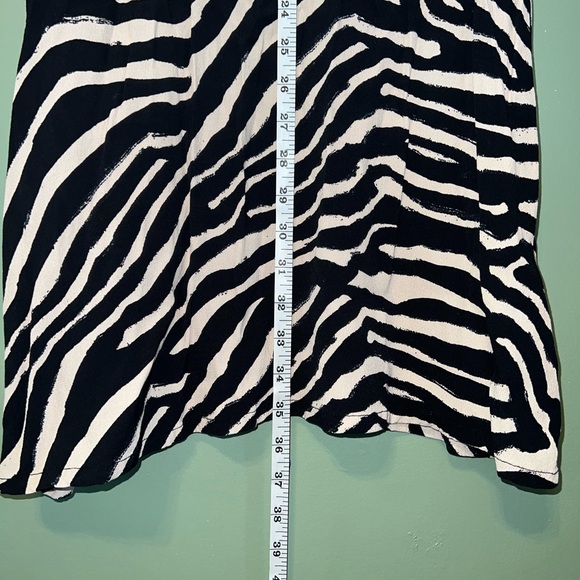 H&M Zebra print dress size 6 - Picture 3 of 6